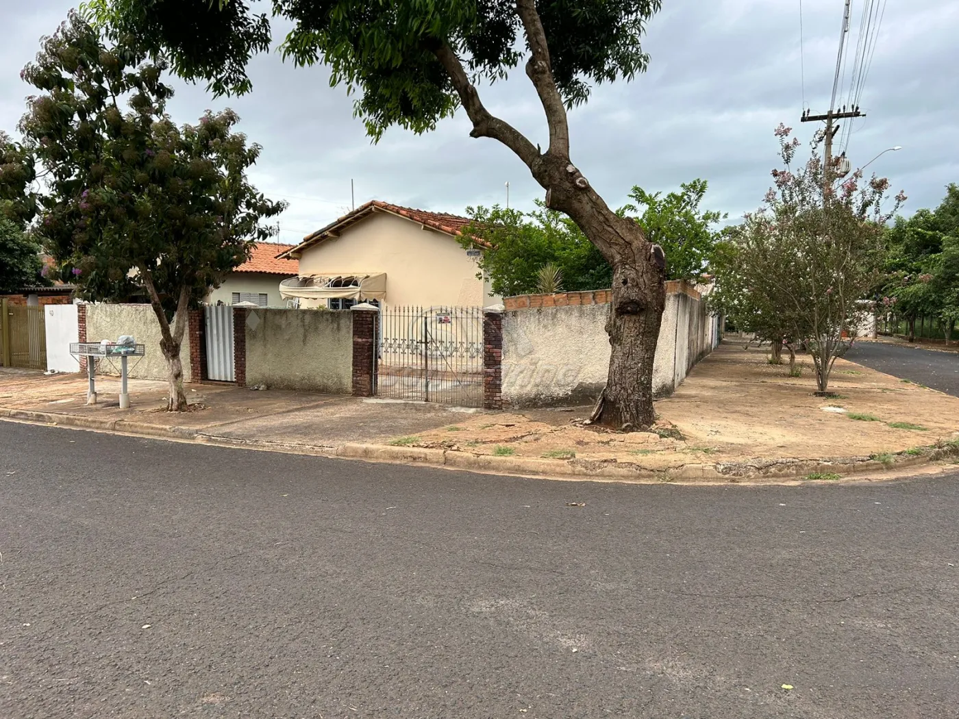 Casas / Padrão em Jaboticabal - foto 0
