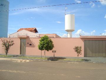 Alugar Casas / Padrão em Jaboticabal. apenas R$ 1.300,00