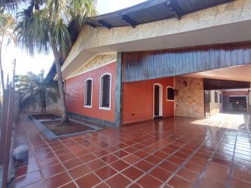 Alugar Casas / Padrão em Jaboticabal. apenas R$ 3.000,00