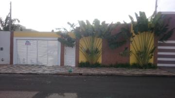 Alugar Casas / Padrão em Jaboticabal. apenas R$ 600.000,00