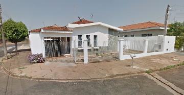 Alugar Casas / Padrão em Jaboticabal. apenas R$ 250.000,00