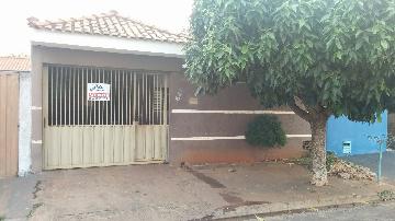 Alugar Casas / Padrão em Jaboticabal. apenas R$ 200.000,00