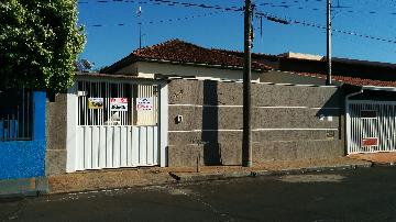 Alugar Casas / Padrão em Jaboticabal. apenas R$ 270.000,00