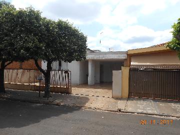 Alugar Casas / Padrão em Jaboticabal. apenas R$ 270.000,00