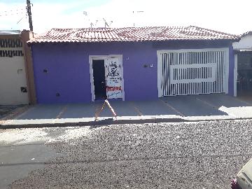 Alugar Casas / Padrão em Jaboticabal. apenas R$ 200.000,00