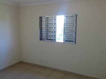 Alugar Apartamentos / Padrão em Jaboticabal. apenas R$ 1.100,00