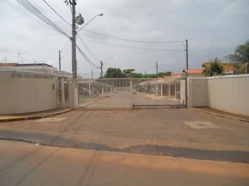 Alugar Casas / Condomínio em Jaboticabal. apenas R$ 1.000,00