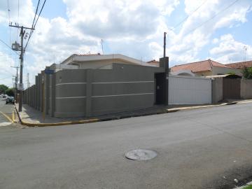 Alugar Casas / Padrão em Jaboticabal. apenas R$ 1.000.000,00
