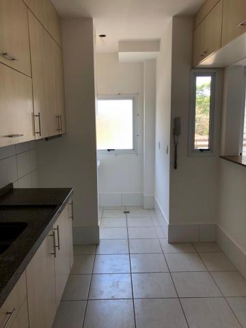 Alugar Apartamentos / Padrão em Jaboticabal. apenas R$ 1.000,00