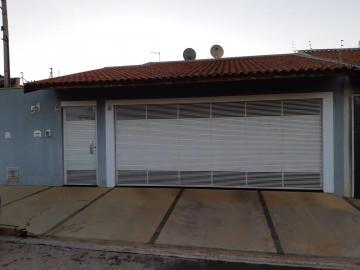 Alugar Casas / Padrão em Jaboticabal. apenas R$ 450.000,00