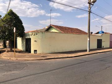 Alugar Casas / Padrão em Jaboticabal. apenas R$ 170.000,00