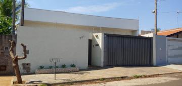 Alugar Casas / Padrão em Jaboticabal. apenas R$ 570.000,00