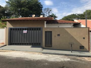 Alugar Casas / Padrão em Jaboticabal. apenas R$ 2.200,00