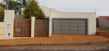 Alugar Casas / Padrão em Jaboticabal. apenas R$ 650.000,00