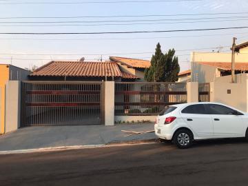 Alugar Casas / Padrão em Jaboticabal. apenas R$ 2.350,00
