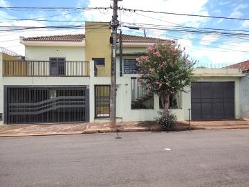 Alugar Casas / Padrão em Jaboticabal. apenas R$ 600.000,00