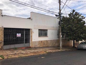 Alugar Casas / Padrão em Jaboticabal. apenas R$ 450.000,00