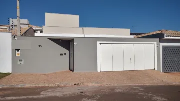 Alugar Casas / Padrão em Jaboticabal. apenas R$ 4.500,00