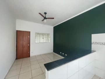Alugar Casas / Padrão em Jaboticabal. apenas R$ 900,00