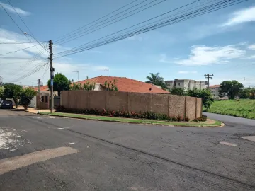 Alugar Casas / Padrão em Jaboticabal. apenas R$ 570.000,00