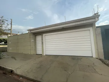 Alugar Casas / Padrão em Jaboticabal. apenas R$ 3.800,00