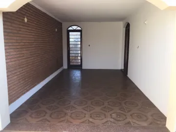 Alugar Casas / Padrão em Jaboticabal. apenas R$ 315.000,00