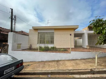 Alugar Casas / Padrão em Jaboticabal. apenas R$ 1.300,00