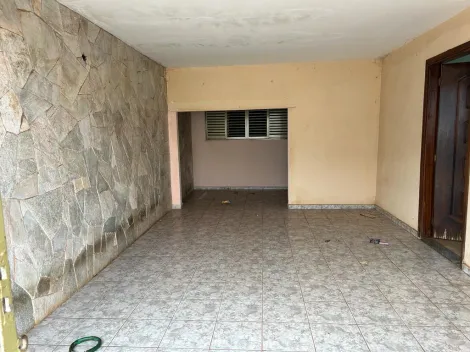 Alugar Casas / Padrão em Jaboticabal. apenas R$ 242.000,00