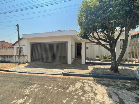 Alugar Casas / Padrão em Jaboticabal. apenas R$ 2.000,00
