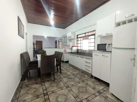 Alugar Casas / Padrão em Jaboticabal. apenas R$ 330.000,00