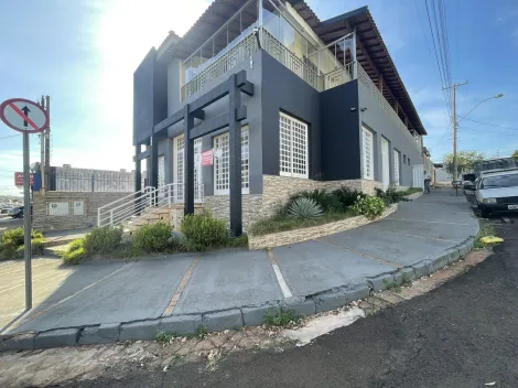 Alugar Comerciais / Salão em Jaboticabal. apenas R$ 2.800,00