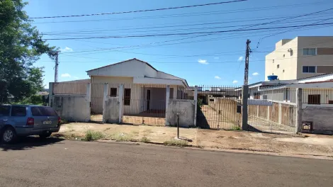 Alugar Casas / Padrão em Jaboticabal. apenas R$ 450.000,00