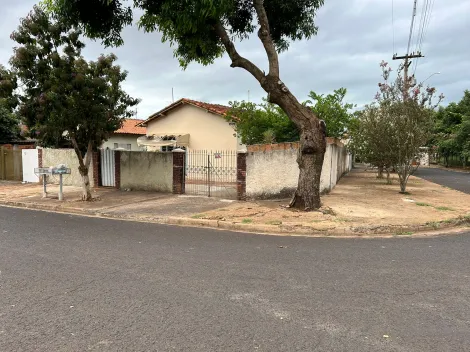 Alugar Casas / Padrão em Jaboticabal. apenas R$ 210.000,00