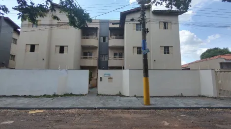 Alugar Apartamentos / Padrão em Jaboticabal. apenas R$ 585,00
