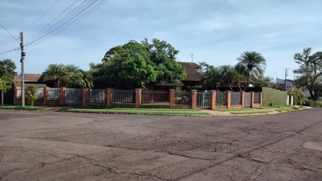 Alugar Casas / Padrão em Jaboticabal. apenas R$ 2.500.000,00