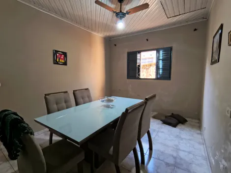 Alugar Casas / Padrão em Jaboticabal. apenas R$ 300.000,00
