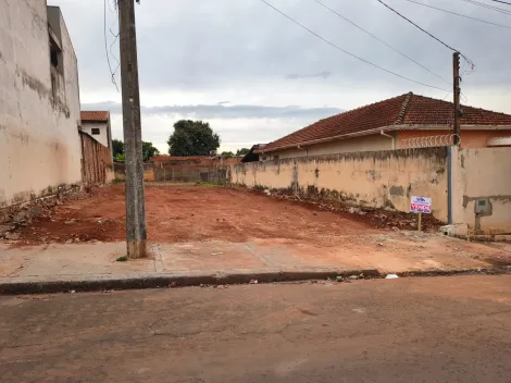 Alugar Terrenos / Residencial em Jaboticabal. apenas R$ 220.000,00