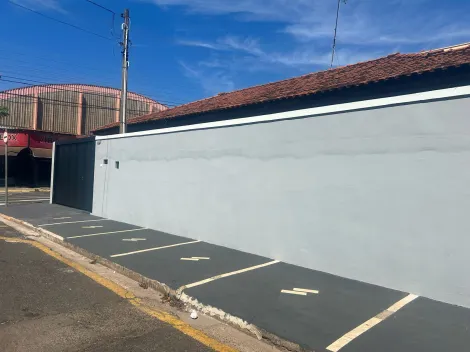 Alugar Casas / Padrão em Jaboticabal. apenas R$ 1.500,00