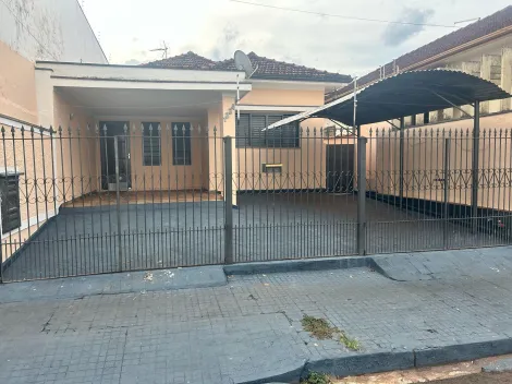 Alugar Casas / Padrão em Jaboticabal. apenas R$ 1.200,00