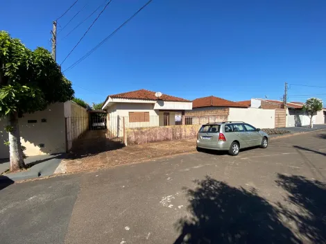Alugar Casas / Padrão em Jaboticabal. apenas R$ 280.000,00