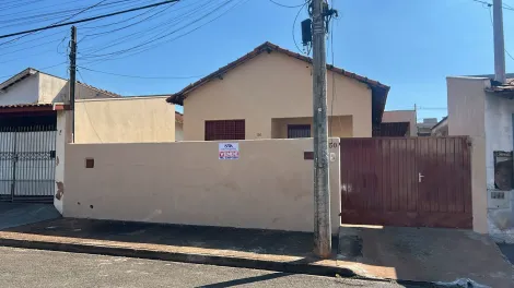 Alugar Casas / Padrão em Jaboticabal. apenas R$ 220.000,00